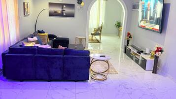 Smart-tv, tv-spel och en stereo