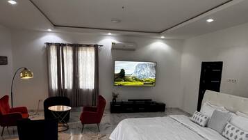 7 soverom, safe på rommet, strykejern/-brett og wi-fi (inkludert)