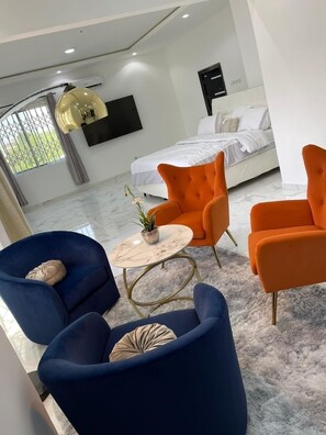 7 slaapkamers, een kluis op de kamer, een strijkplank/strijkijzer