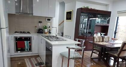 Cosy Modern Home in Epping Close to all Amenities