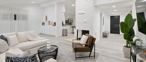 TV connectée, cheminée, vidéothèque