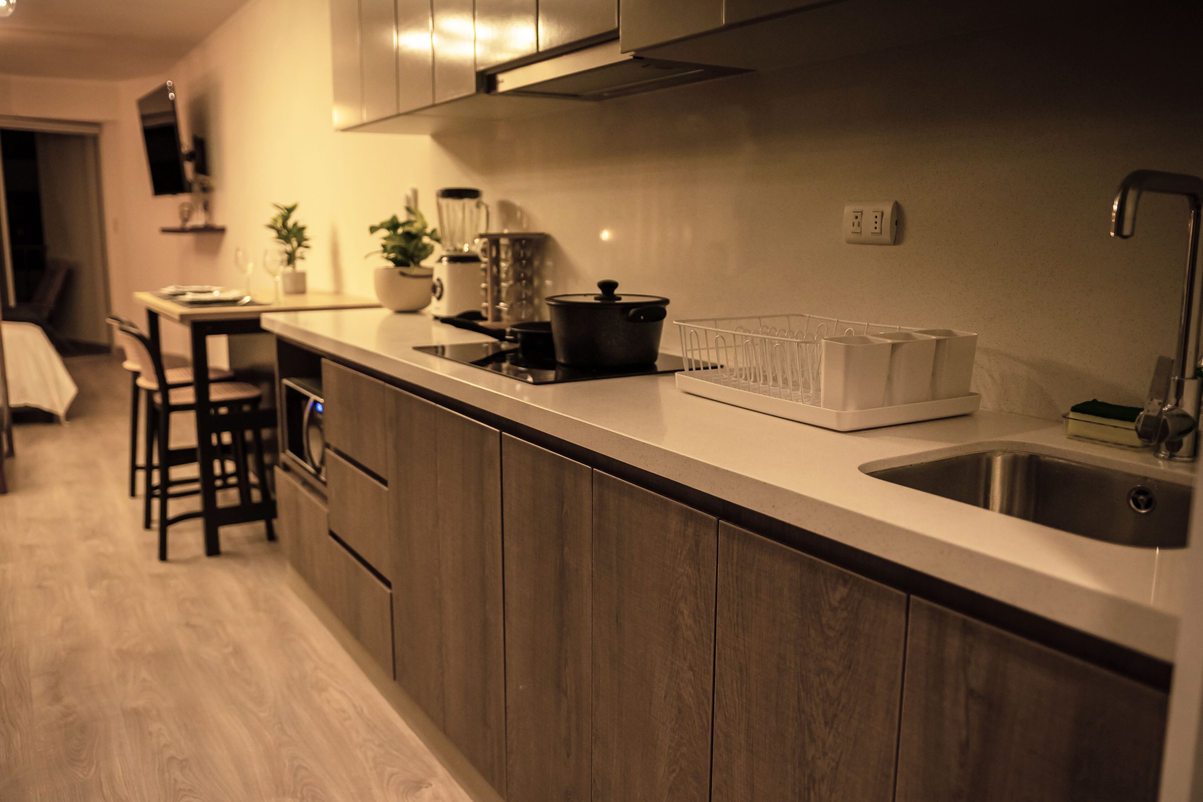 Modern Flat with Ocean View & Luxury Amenities - Pool, Gym, Coworking & More