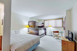 2 bedrooms, internet, bed sheets