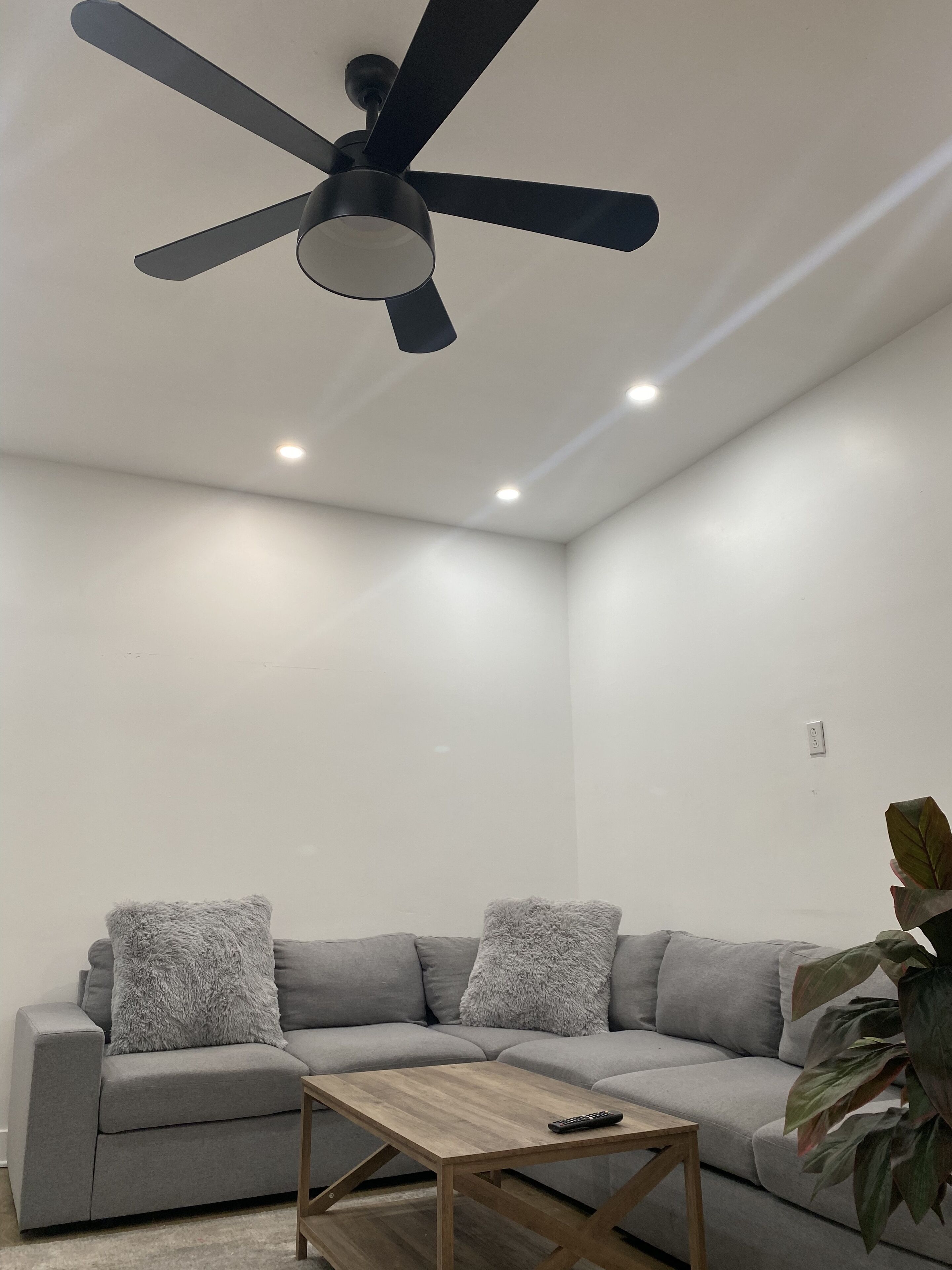 Zenful 3 Bed 2 1/2 Bath Home 15 mins from center city