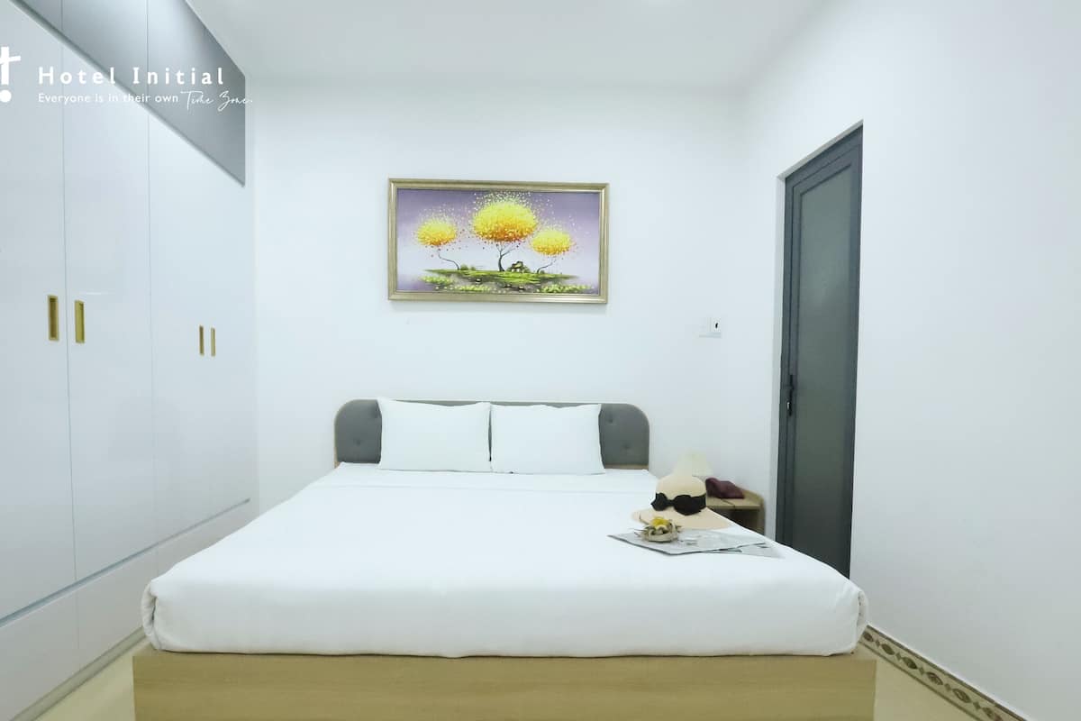 Superior Double Room | Két bảo mật tại phòng, bàn, màn/rèm cản sáng, phòng cách âm