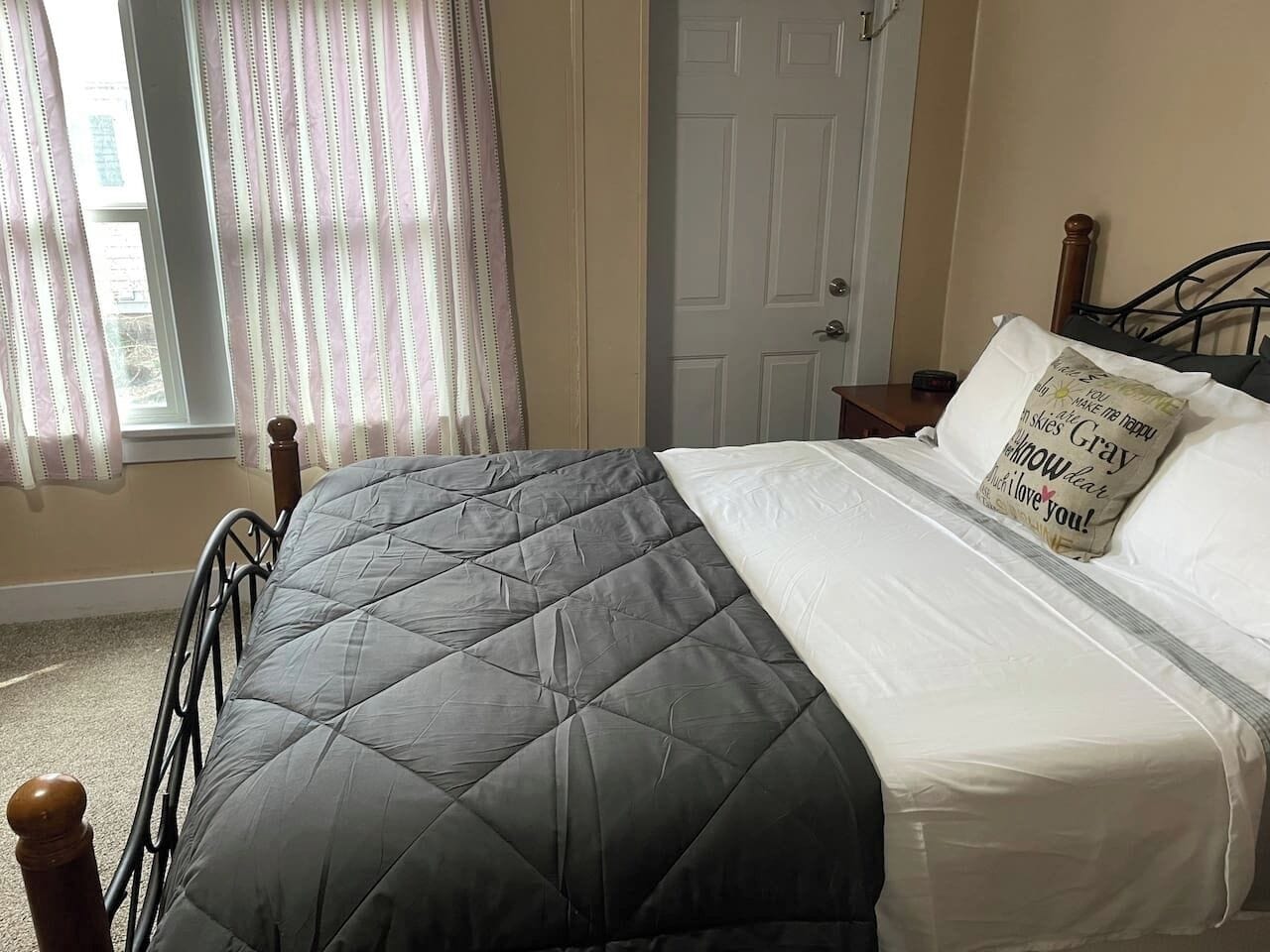 2 bedrooms, desk, free WiFi, bed sheets