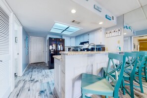 Fridge, microwave, oven, stovetop - First-floor condo steps from the beach with shaded patio, pool & hot tub (South Padre Island)