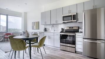 Fridge, microwave, oven, stovetop