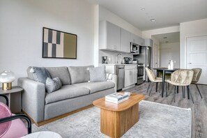 テレビ、ステレオ