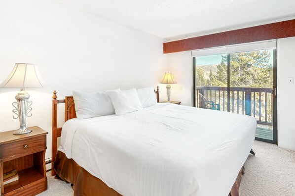 2 bedrooms, iron/ironing board, Internet, bed sheets