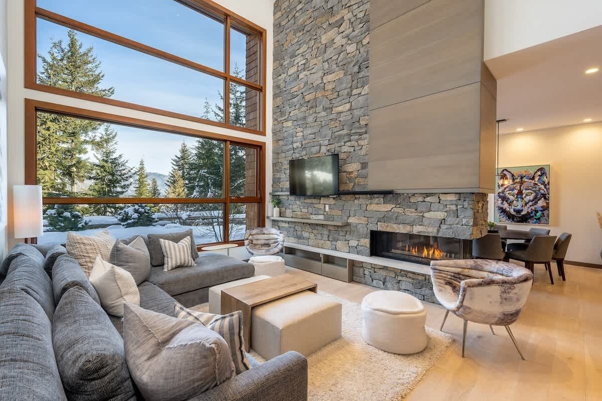 TV, fireplace, offices