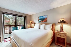2 bedrooms, iron/ironing board, internet, bed sheets