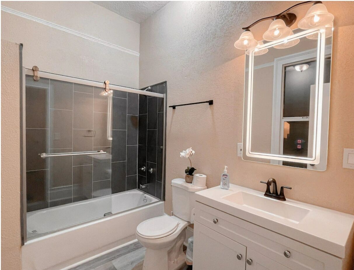 Three Bedroom House in Oakland