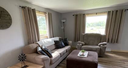 Country home-just steps from Coon Creek and a short drive to Mississippi River