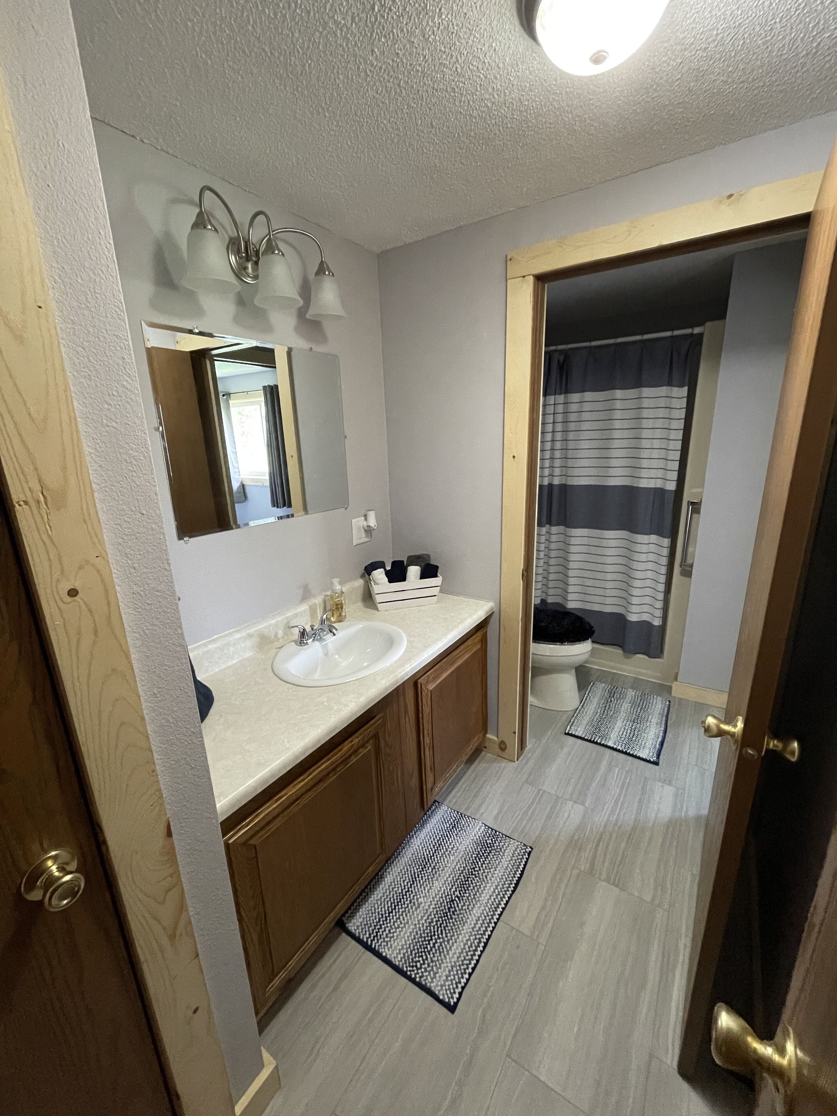 Country home-just steps from Coon Creek and a short drive to Mississippi River