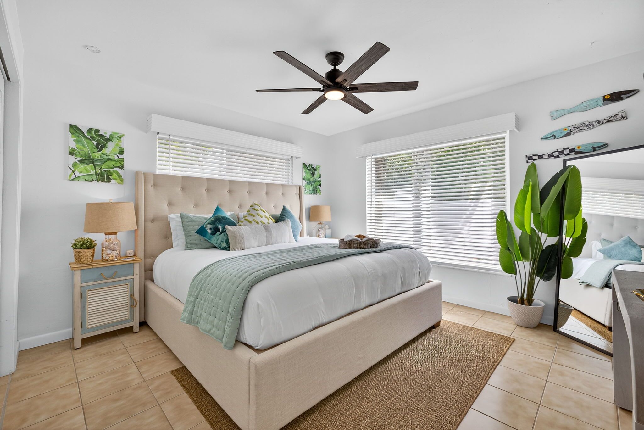 2 habitaciones, escritorio, tabla de planchar con plancha y wifi 