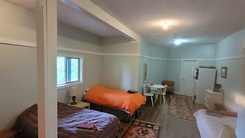 Lower Level (1 bedroom with 1 full bath) | 1 bedroom