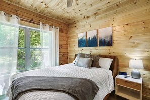 3 bedrooms, iron/ironing board, travel cot, free WiFi