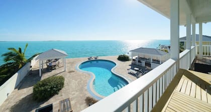 Ocean Front Property With Pool. - George Town