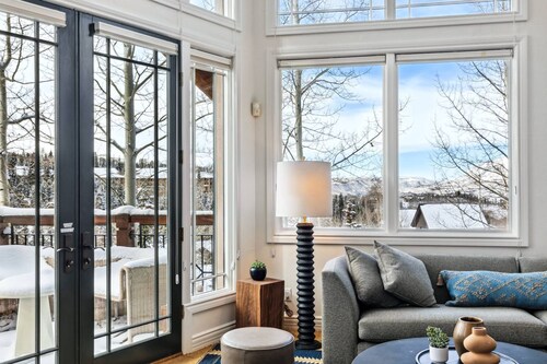 Ski-in/ski-out with private hot tub! Sleeps 12