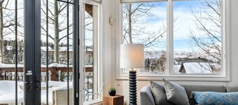 Ski-in/ski-out with private hot tub! Sleeps 12