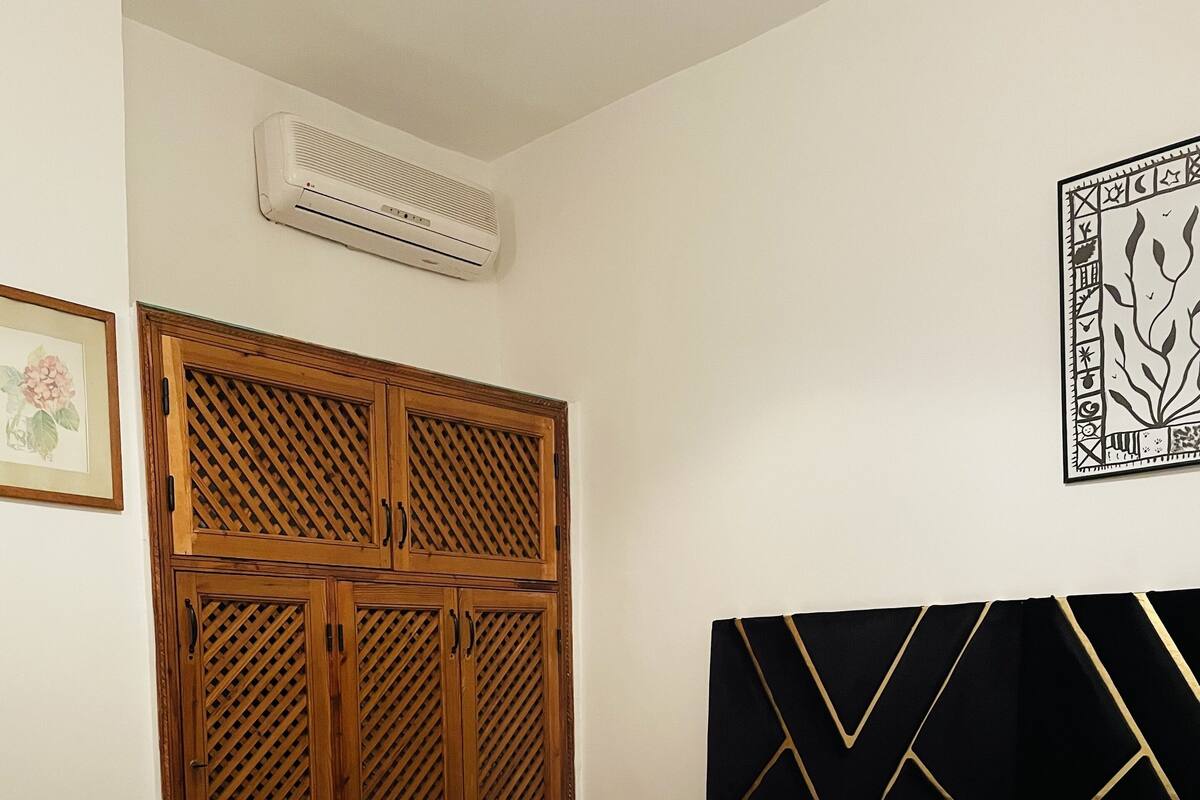 Comfort Room, 1 Bedroom | WiFi (free), bed sheets