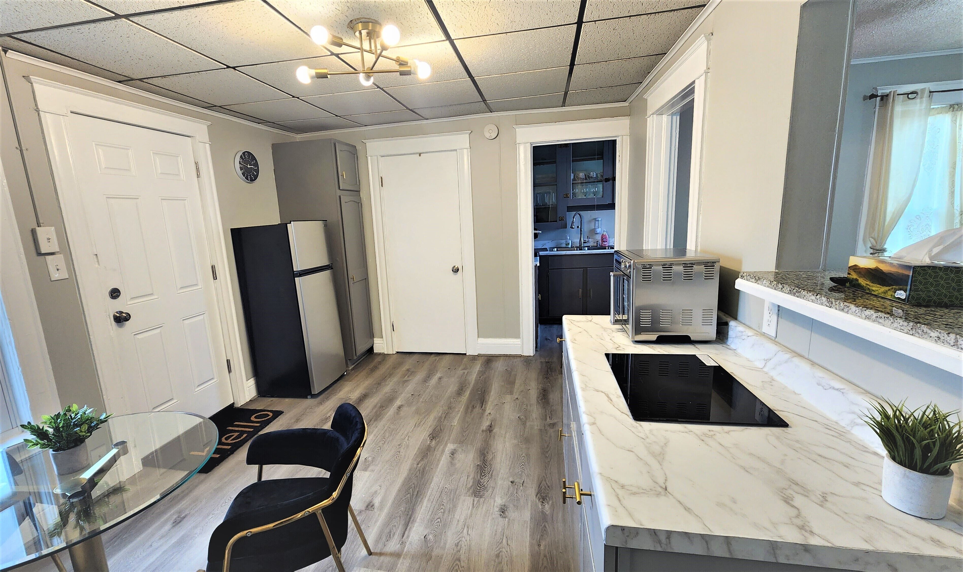 Modern & Sleek- The Falls House- 5 min from the falls