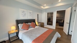 1 bedroom, in-room safe, iron/ironing board, travel cot - Free indoor Parking in Downtown Los Angeles. (Los Angeles)