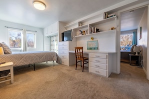 4 bedrooms, WiFi, bed sheets