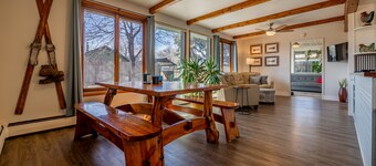 Happy Bison House - Walking Distance to Downtown; sleeps 8!