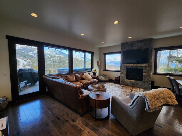 Smart TV, fireplace, video games, DVD player