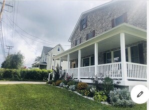 Front of property - Naomi Bed & Breakfast (Parkville)