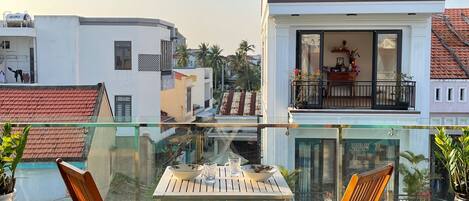 تناول الطعام بالخارج