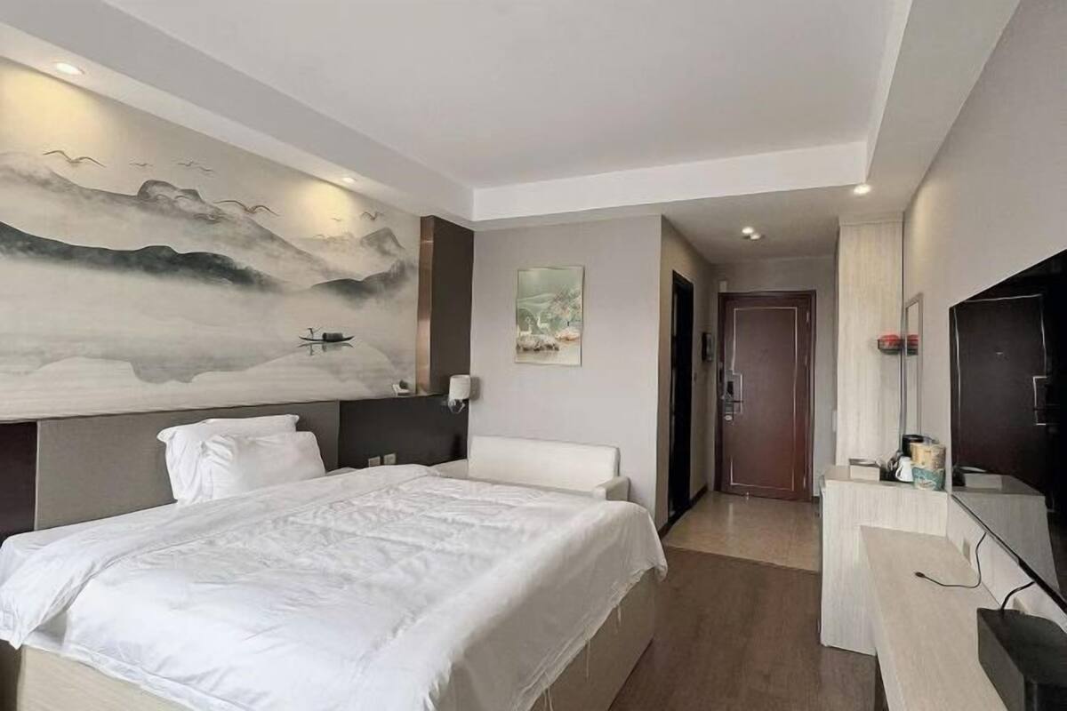 In-room safe, desk, soundproofing, iron/ironing board (on request)