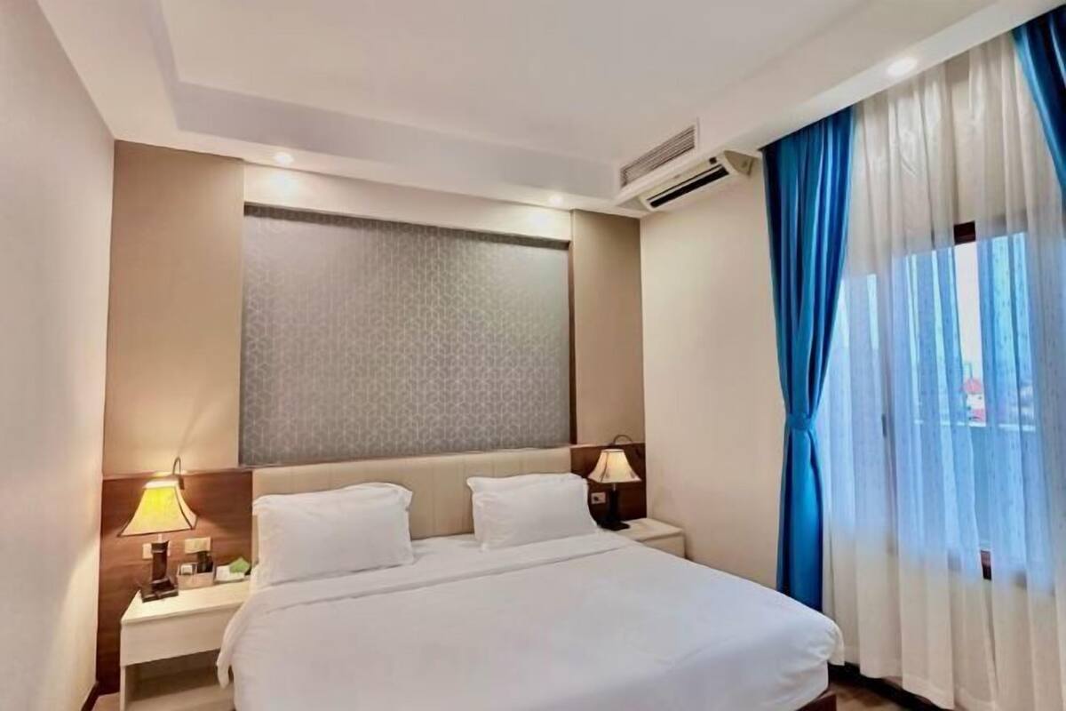 1 bedroom, in-room safe, individually furnished, desk