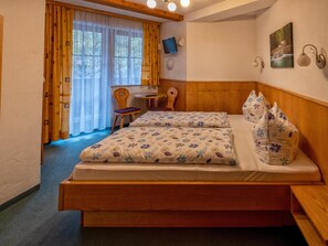 10 chambres, accès à Internet