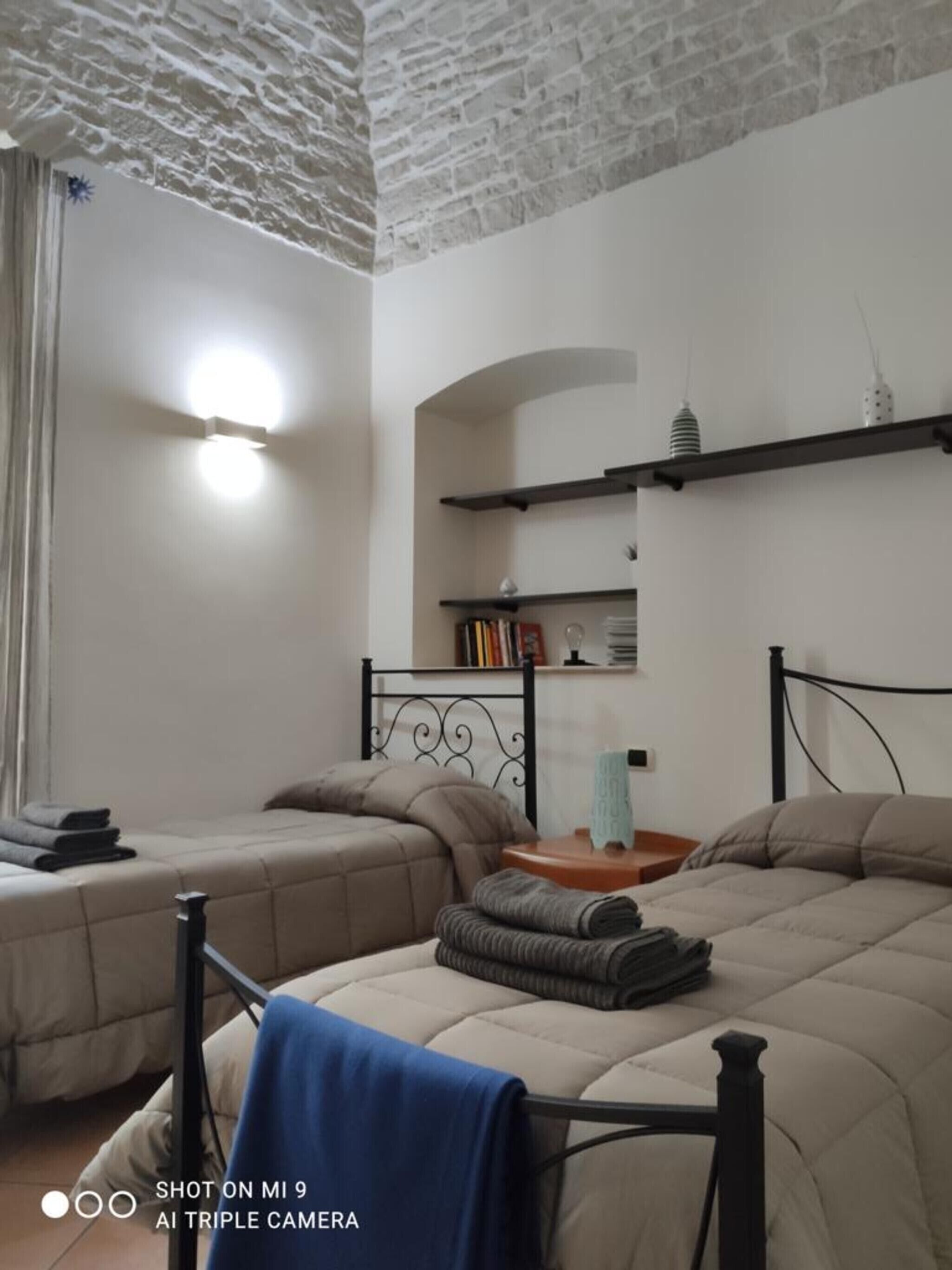 2 多间卧室、熨斗/熨衣板、免费 WiFi、床单