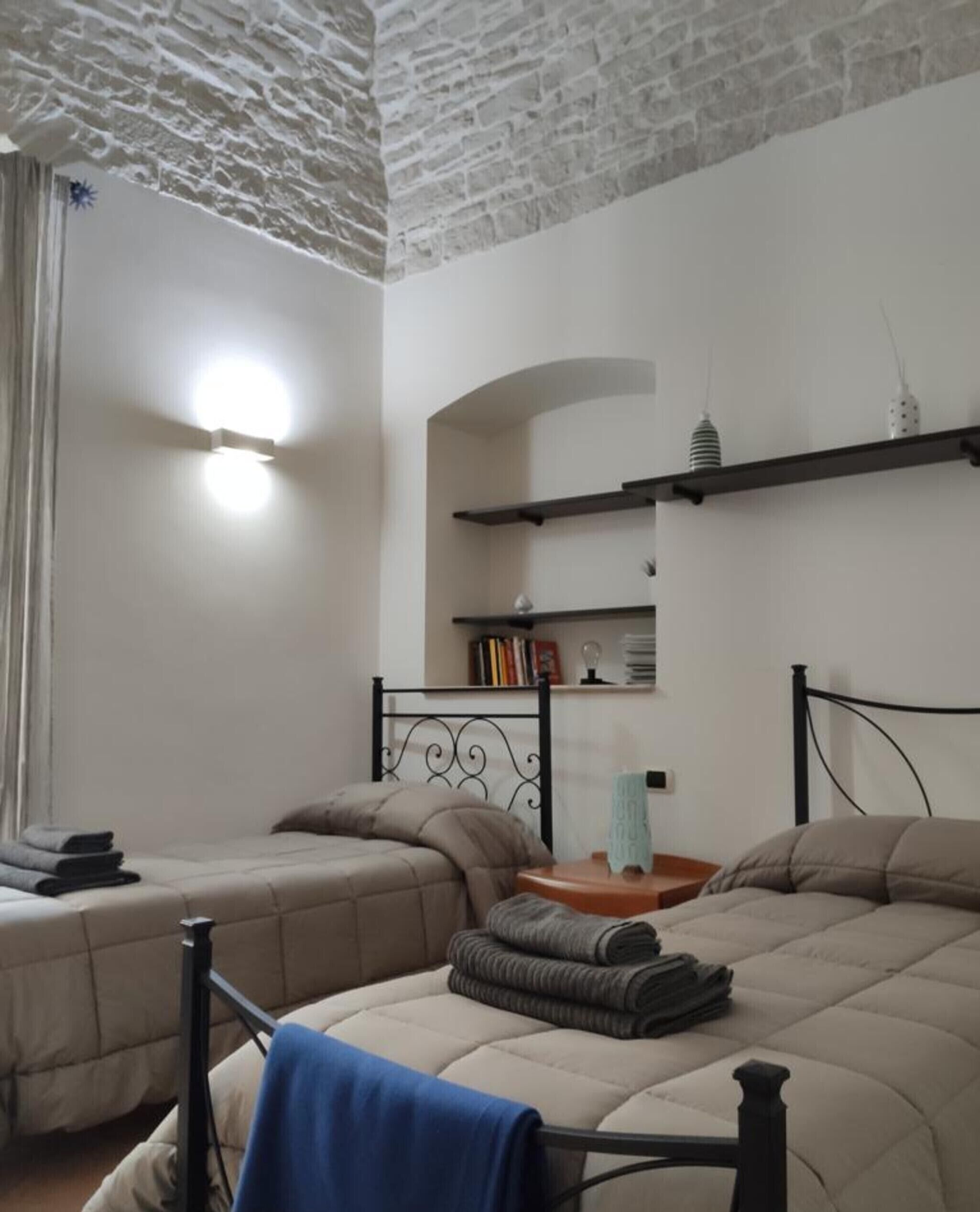 2 bedrooms, iron/ironing board, free WiFi, bed sheets