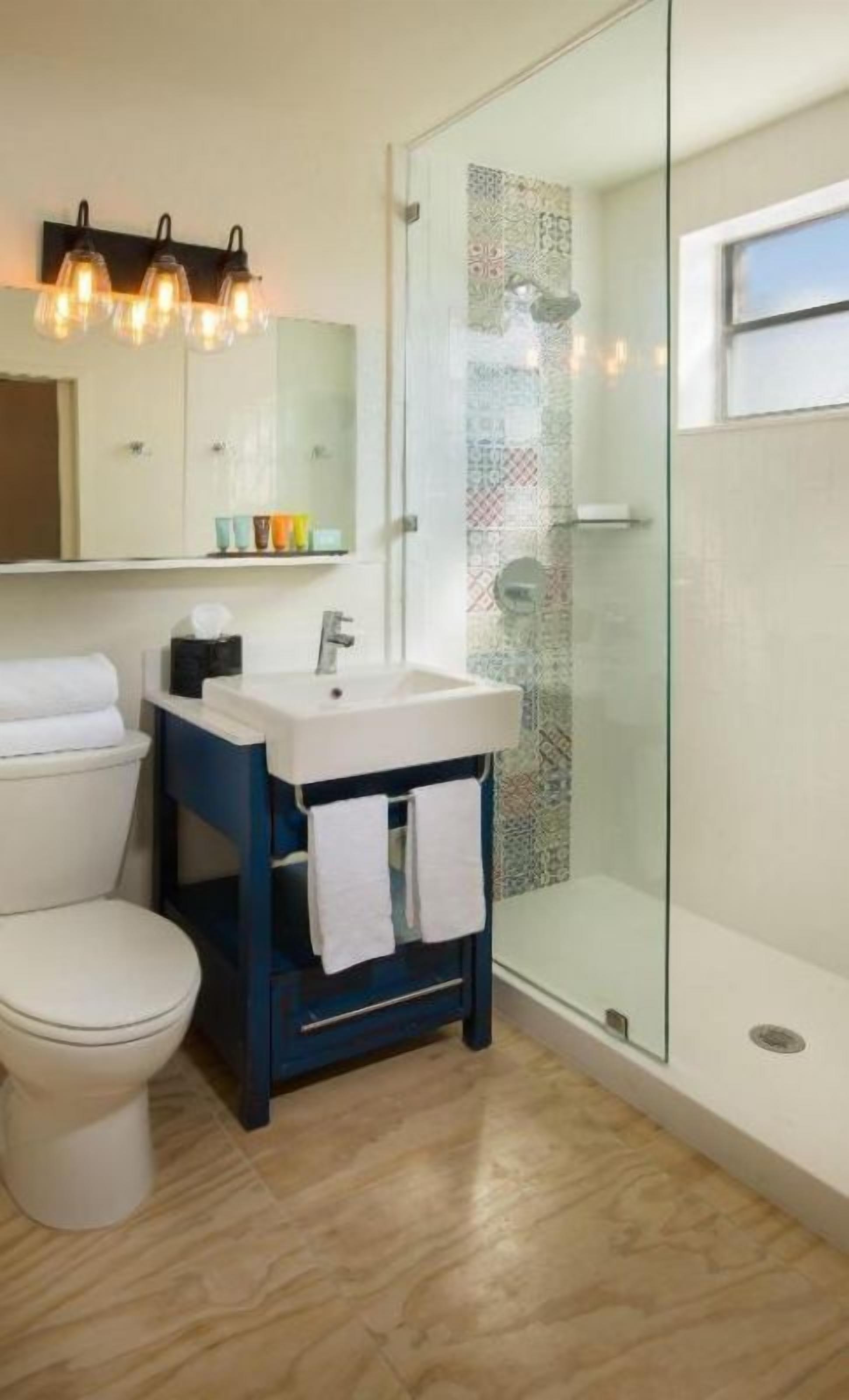 Close to Sunset Beach! Gorgeous Poolside Room w/ Outside Seating Area