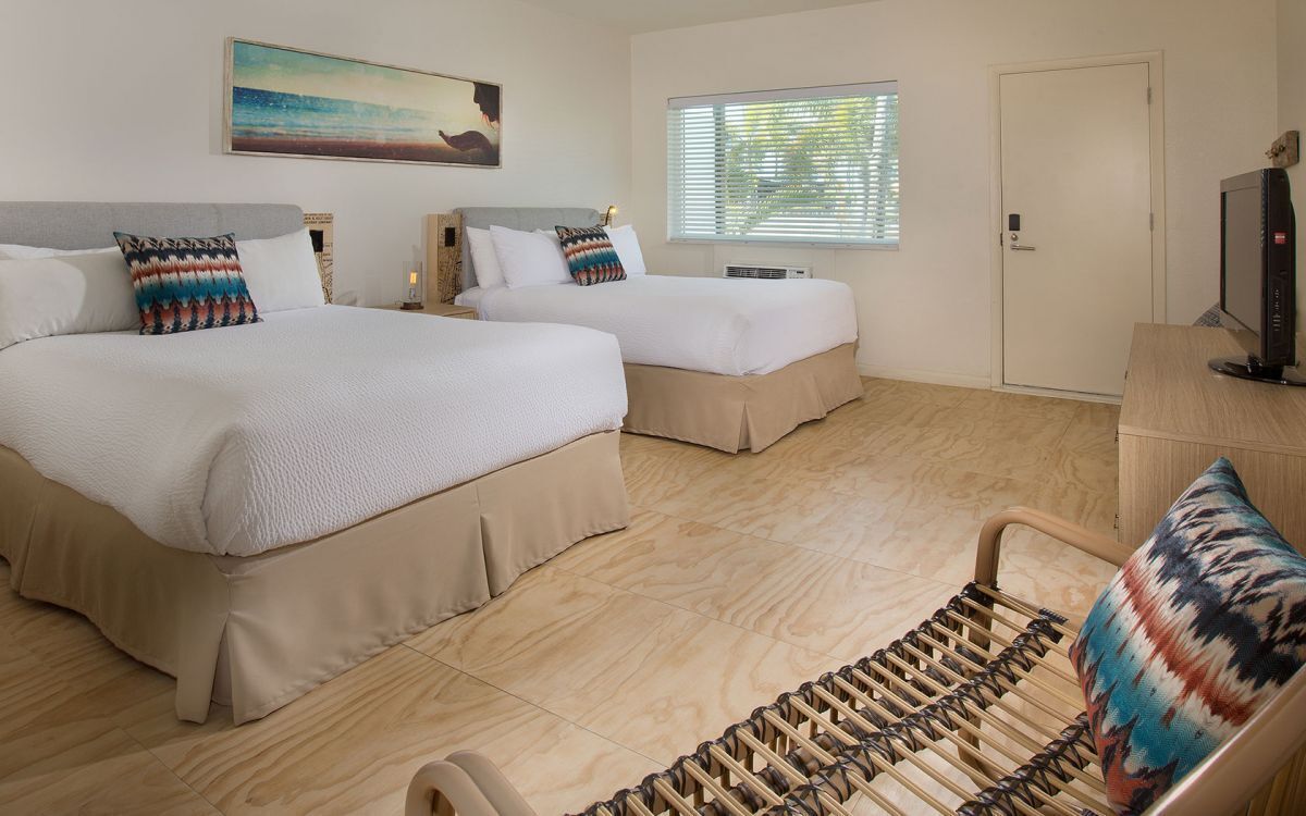 Close to Sunset Beach! Gorgeous Poolside Room w/ Outside Seating Area