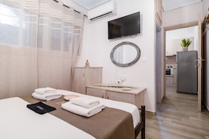 1 bedroom, iron/ironing board, free WiFi, bed sheets
