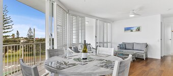 Kawana Beachside Getaway 1 Bedroom Apartment