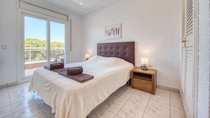 6 quartos, Wi-Fi de cortesia, roupa de cama