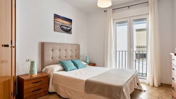 2 bedrooms, iron/ironing board, free WiFi, bed sheets