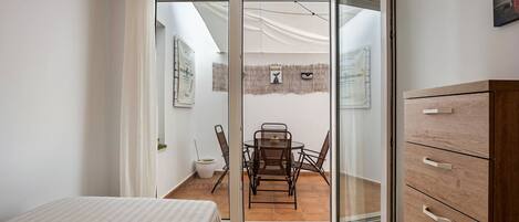 2 chambres, fer et planche à repasser, Wi-Fi gratuit, draps fournis