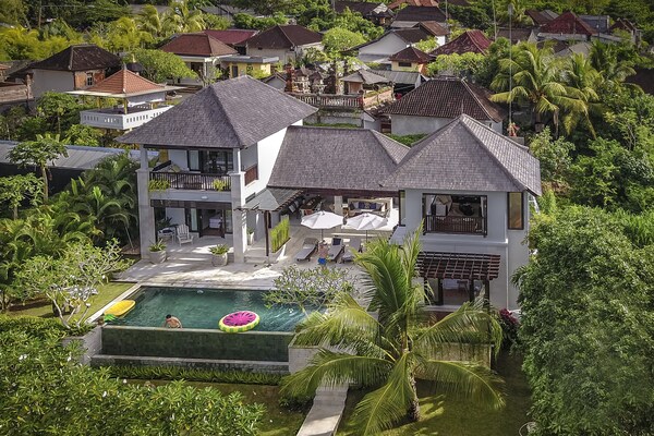 Lumi Villa Uluwatu - Bali
