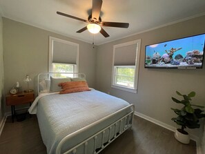 3 Schlafzimmer, Schreibtisch, Bügeleisen/Bügelbrett, WLAN