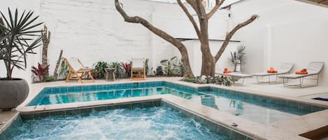 Outdoor pool, a heated pool