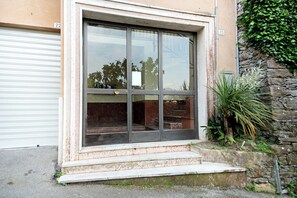 Exterior detail - Apartment 'Condominio Sereno' with Sea View,Balcony & Wi-Fi (Rapallo)