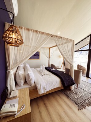 Honeymoon Villa | Premium bedding, in-room safe, desk, blackout drapes - Khoj Resorts Shigar (Shigar)